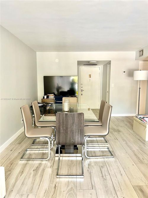 apt-204-600 Parkview Dr, Hallandale Beach, FL, 33009-2969 | Card Image