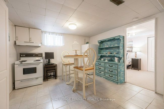 2 Ailsa Craig Crt, House attached with 7 bedrooms, 2 bathrooms and 5 parking in North York ON | Image 29