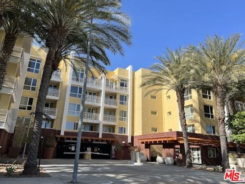 308-21301 Erwin St, Woodland Hills, CA, 91367-3912 | Card Image