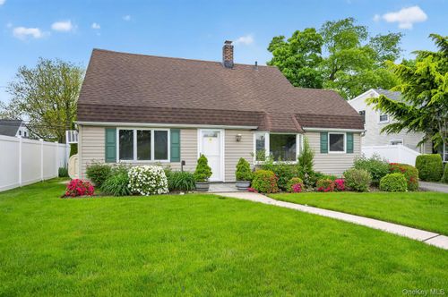 37 Silver Lane, Hempstead, NY, 11756 | Card Image