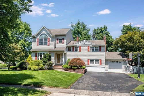 107 Gaynor Pl, Glen Rock, NJ, 07452-3640 | Card Image