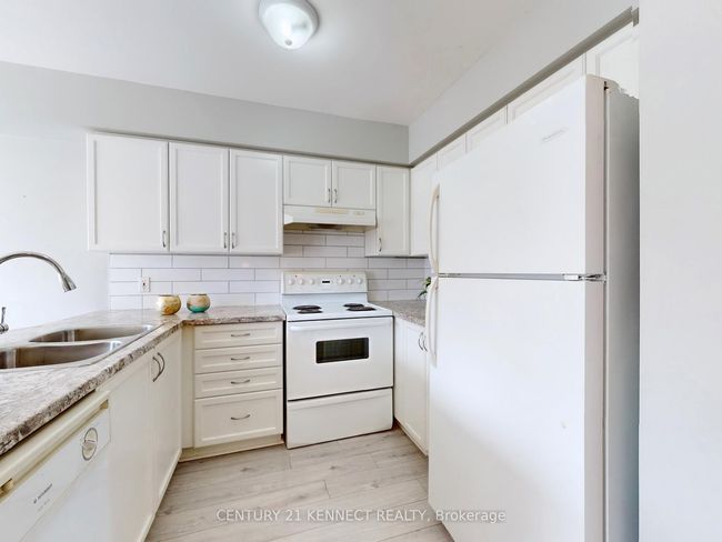 249 Stanley St, House attached with 3 bedrooms, 3 bathrooms and 2 parking in Barrie ON | Image 14