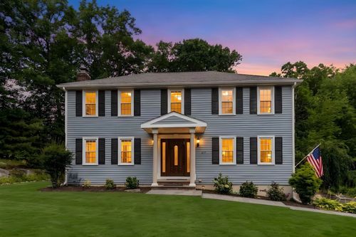 271 Cliff Dr, North Attleboro, MA, 02760-6404 | Card Image