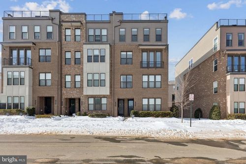 805-4635 Charger Pl, CHANTILLY, VA, 20151-2136 | Card Image