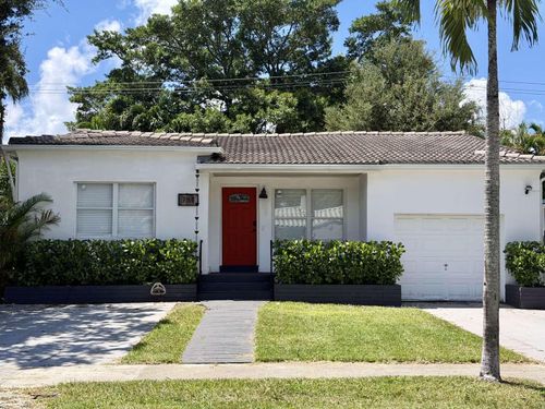 784 Ne 81st St, Miami, FL, 33138-4617 | Card Image