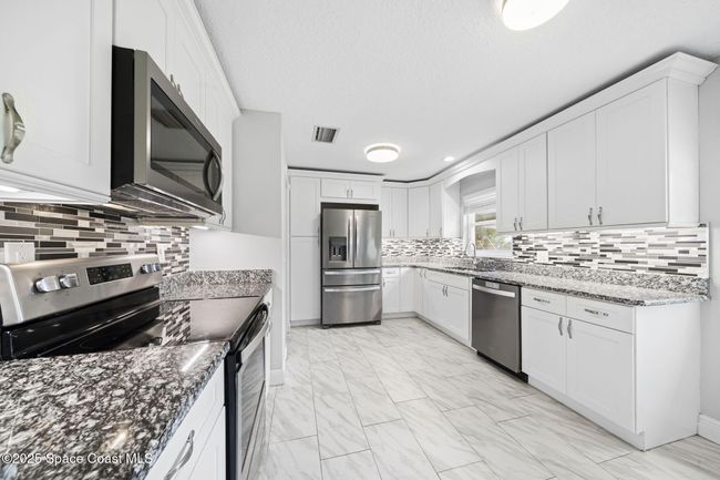 959 Macco Rd, House other with 3 bedrooms, 2 bathrooms and null parking in Cocoa FL | Image 6