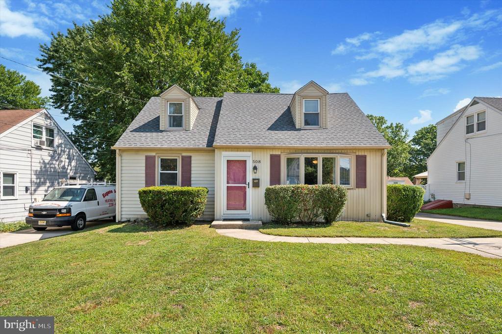 Charles Ave, Barrington, NJ 08007