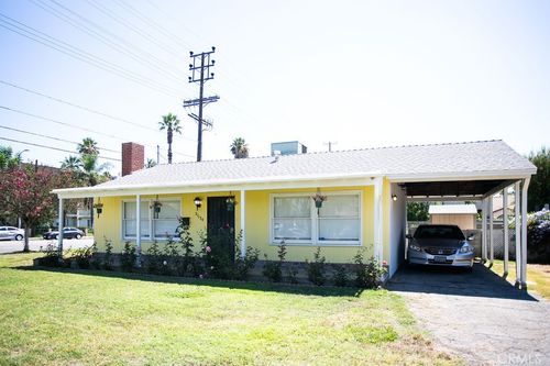 21134 Saticoy St, Canoga Park, CA, 91304-5620 | Card Image