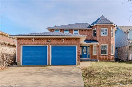 483 Cooper St, Cambridge, ON, N3C3Z5 | Card Image