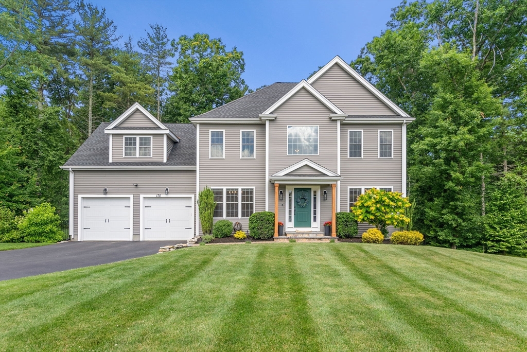 Hannah Dr, Whitinsville, MA 01588
