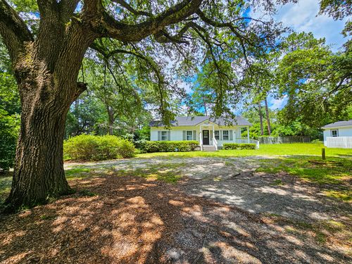 208 State St, Walterboro, SC, 29488-5718 | Card Image