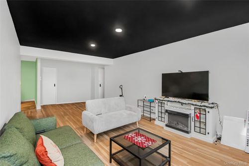 3h-75 W 238th St, Bronx, NY, 10463-4273 | Card Image