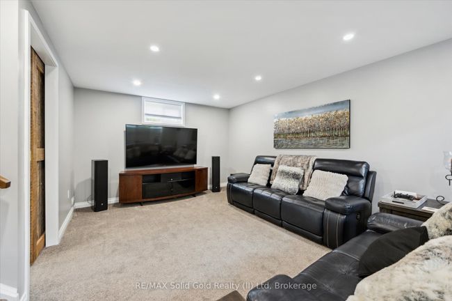 125 Macgregor Cres, House other with 3 bedrooms, 2 bathrooms and 5 parking in Waterloo ON | Image 29