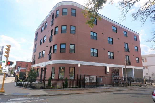 APT-6 - 99 Moody St, Condo with 2 bedrooms, 2 bathrooms and 1 parking in Waltham MA | Image 34