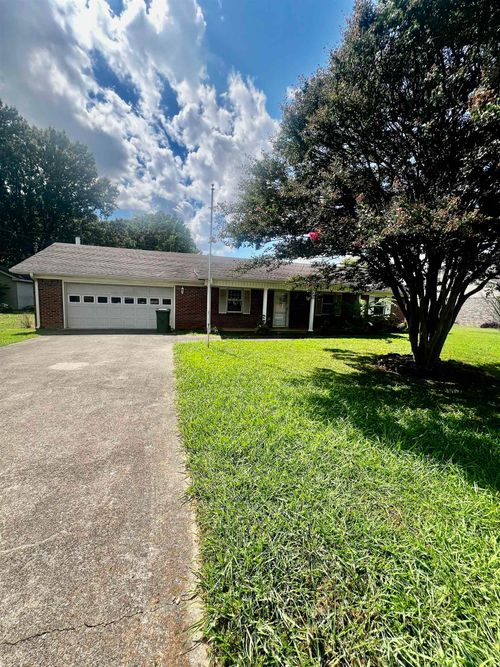 804 Burroughs Ave, Muscle Shoals, AL, 35661-1804 | Card Image