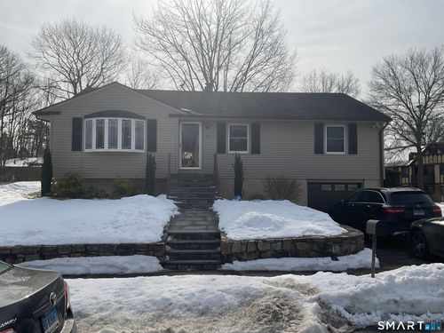 83 Deramo Pl, Bridgeport, CT, 06606-2634 | Card Image