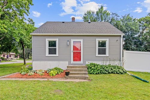 42 County Road C W, Little Canada, MN, 55117-1360 | Card Image