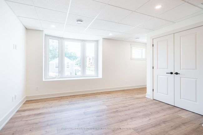 267 Dundurn St S, Home with 2 bedrooms, 2 bathrooms and 1 parking in Hamilton ON | Image 4