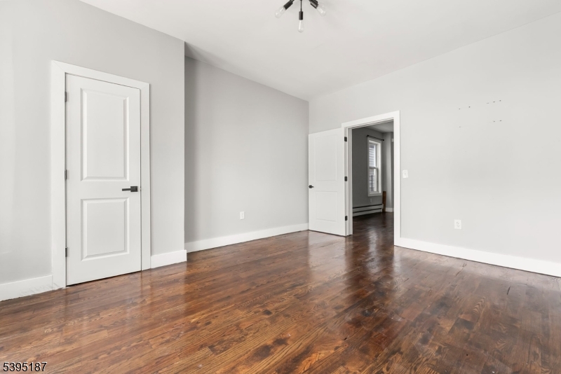 Residential Income in Newark City 4