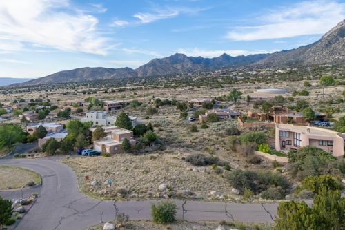 622 Cougar Loop Ne, Albuquerque, NM, 87122-1808 | Card Image