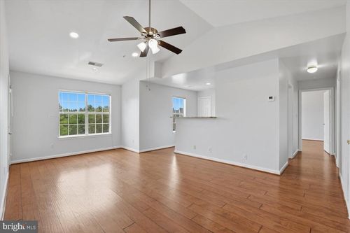 301-11002 Koman Cir, MANASSAS, VA, 20109-7753 | Card Image
