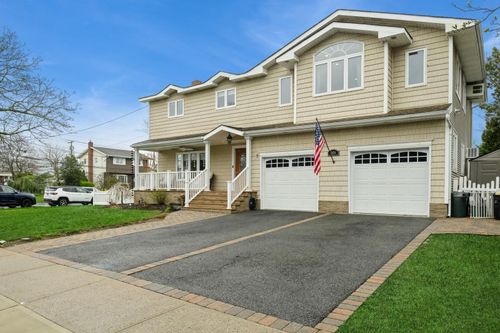 2434 Wallen Ln, North Bellmore, NY, 11710-2729 | Card Image