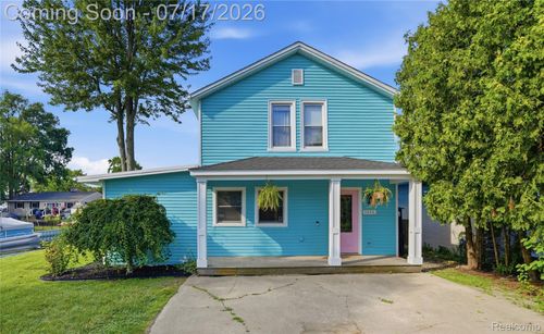 1430 Rossdale Dr, Waterford, MI, 48328-4771 | Card Image