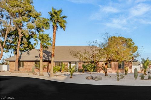 2713 S Miller Lane, Las Vegas, NV, 89117 | Card Image