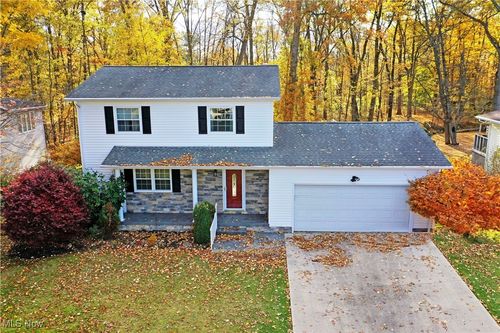 1760 Dumont Dr, Mineral Ridge, OH, 44440-9508 | Card Image