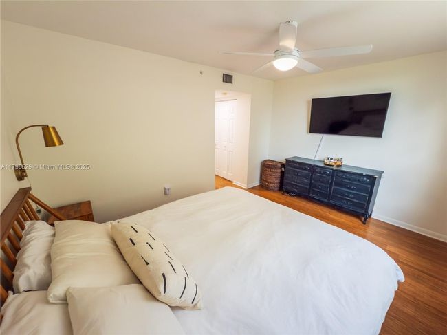 APT-3302 - 520 Se 5 Th Ave, Condo with 3 bedrooms, 2 bathrooms and null parking in Fort Lauderdale FL | Image 19