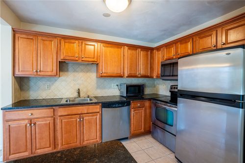 712-400 New River Rd, Manville, RI, 02838-1822 | Card Image