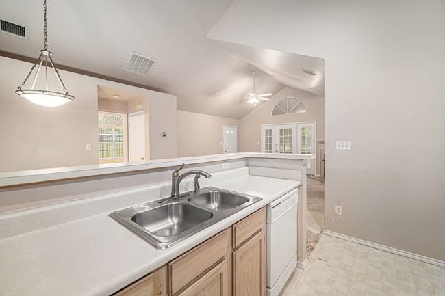 6132 Haley Ln, Condo with 2 bedrooms, 2 bathrooms and null parking in Fort Worth TX | Image 5
