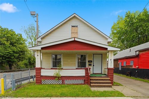 6511 Fullerton Ave, Cleveland, OH, 44105-3444 | Card Image