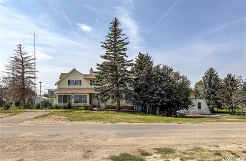 107 Centre St, Kincaid, SK, S0H2J0 | Card Image
