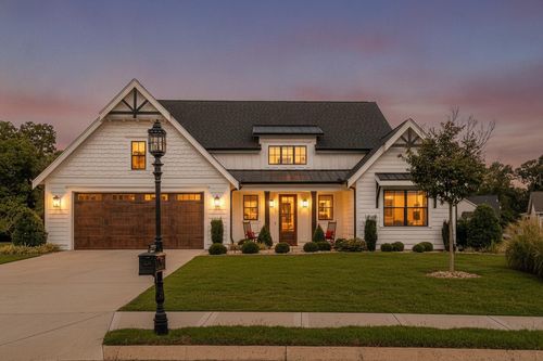 8289 Blackrock Dr, Ooltewah, TN, 37363-2961 | Card Image