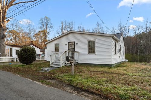 213 Pine St, Wakefield, VA, 23888-2900 | Card Image