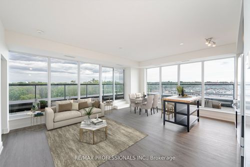 504-185 Deerfield Rd, Newmarket, ON, L3Y0G7 | Card Image