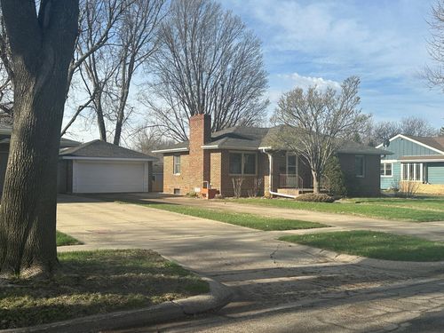 413 W Bishop Street, Luverne, MN, 56156 | Card Image