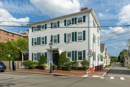 4-110 Court Street, Portsmouth, NH, 03801 | Card Image