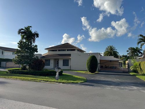 9931 Nw 130th St, Hialeah Gardens, FL, 33018-1661 | Card Image