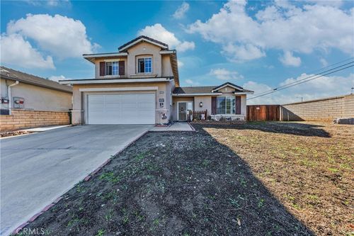 34711 Sunlight Dr, Yucaipa, CA, 92399-5663 | Card Image
