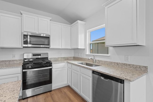 426 Aplite Pass, House other with 3 bedrooms, 2 bathrooms and 2 parking in Maxwell TX | Image 4