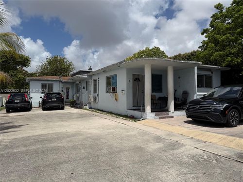 130 Nw 16th Ave, Miami, FL, 33125-5726 | Card Image