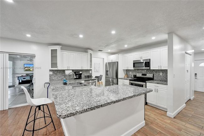 0 - 183 Sunflower Cir, House other with 4 bedrooms, 2 bathrooms and null parking in Royal Palm Beach FL | Image 22