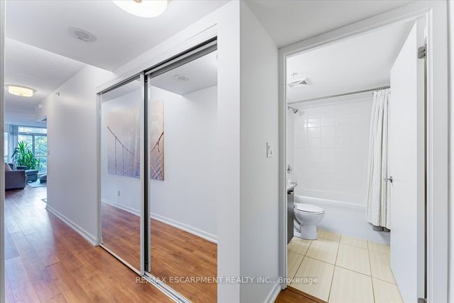 201 - 68 Abell St, Condo with 1 bedrooms, 2 bathrooms and null parking in Toronto ON | Image 4