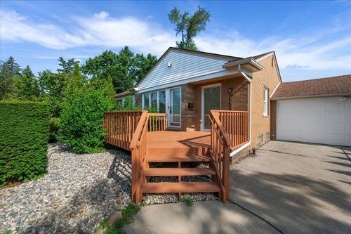 2739 Yorkshire Rd, Birmingham, MI, 48009-7561 | Card Image