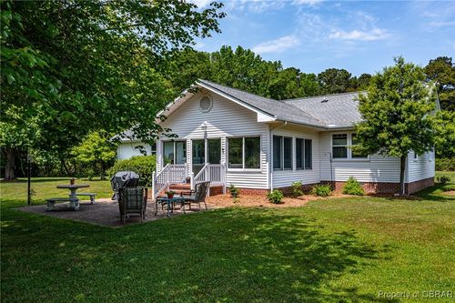 61 Commanche Ln, Kilmarnock, VA, 22482-3612 | Card Image