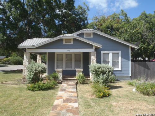 190 S Chestnut Ave, New Braunfels, TX, 78130-6326 | Card Image