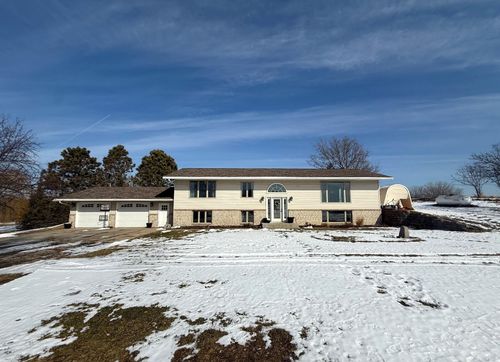 3601 24th St Nw, Willmar, MN, 56201-9767 | Card Image