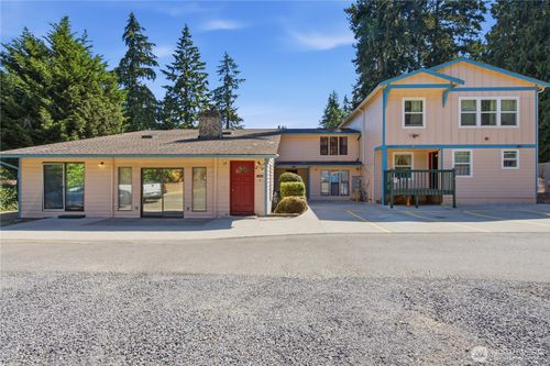 16068 Greenwood Ave N, Shoreline, WA, 98133-5668 | Card Image